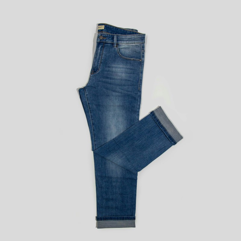 Jean slim azul medio