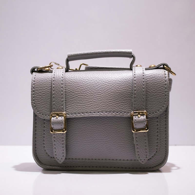 Cartera satchel gris