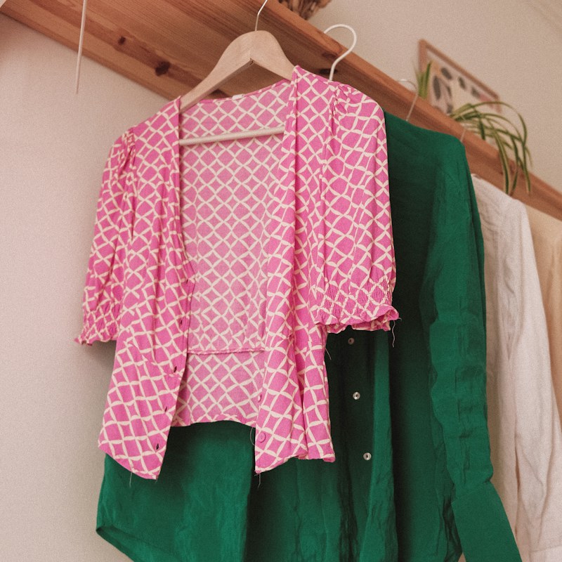 Blusa estampada rosa geométrica